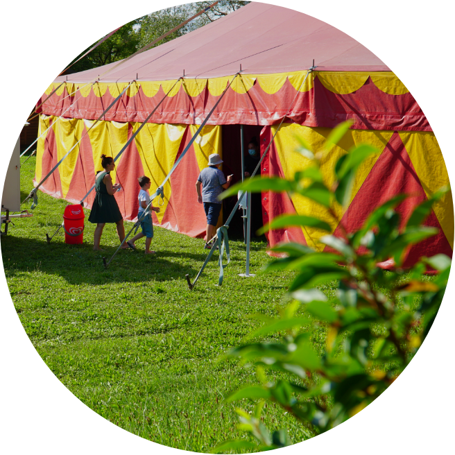 Nieuw circus Albaron op camping 