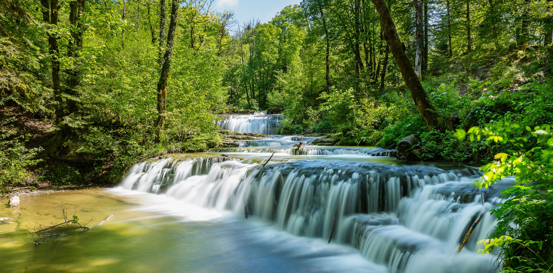 Camping aux alentours des cascades du Hérisson, aux alentours du camping Les bords de Loue