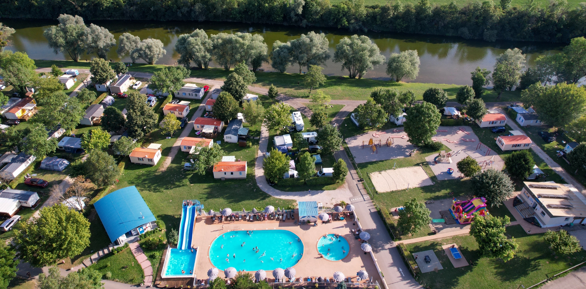 Packages at Les Bords de Loue campsite in Jura