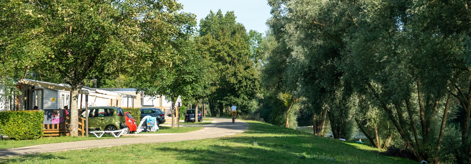 Les hébergements au camping les Bords de Loue, camping dans le Jura