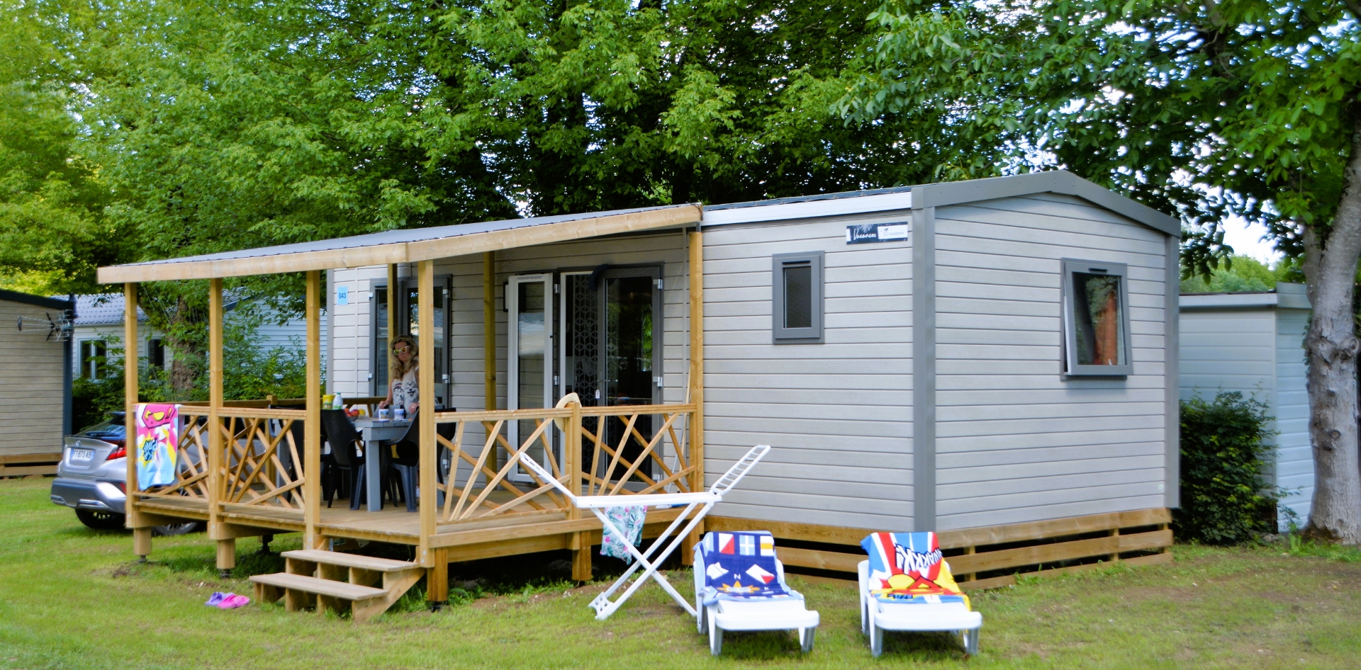 Exterior view of 2-bedroom mobile home to rent at Les Bords de Loue campsite